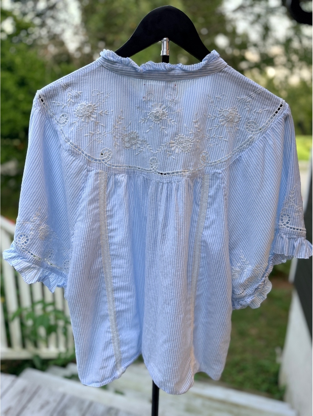 Xirena Women's Blue and White Striped Cotton Blouse with Embroidered Details, L - Picture 9 of 9